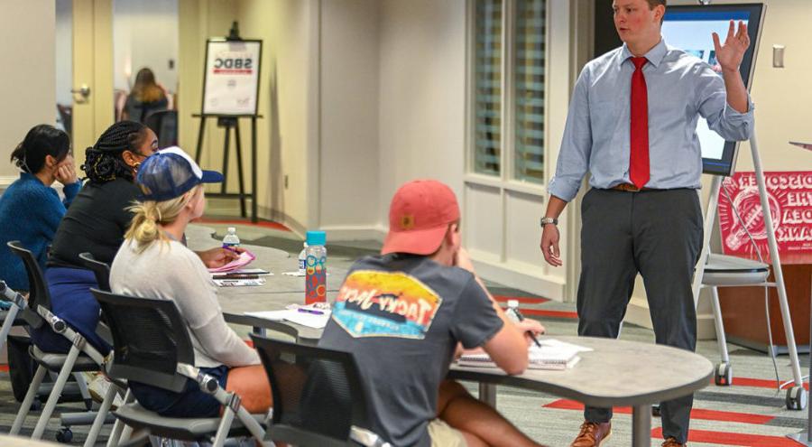 Will Pouncey teaching a class